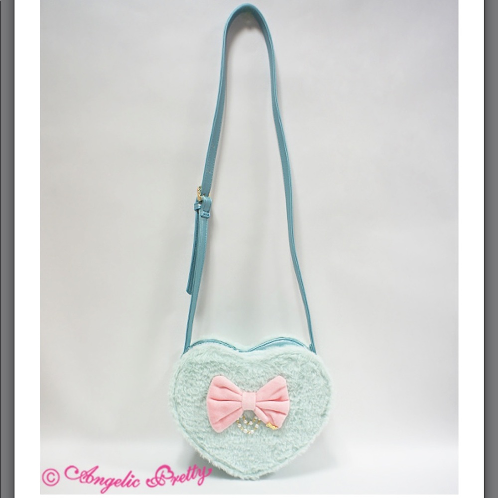 ISO ANGELIC PRETTY Dream heart shoulder bag in MINT